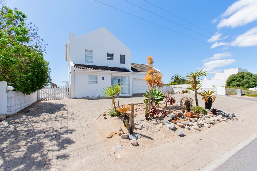 4 Bedroom Property for Sale in Britannia Bay Western Cape